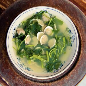 10.7. Canh Nghêu Nấu Rau Muống