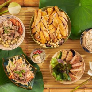 8.2. Gà Ta Hấp Sen